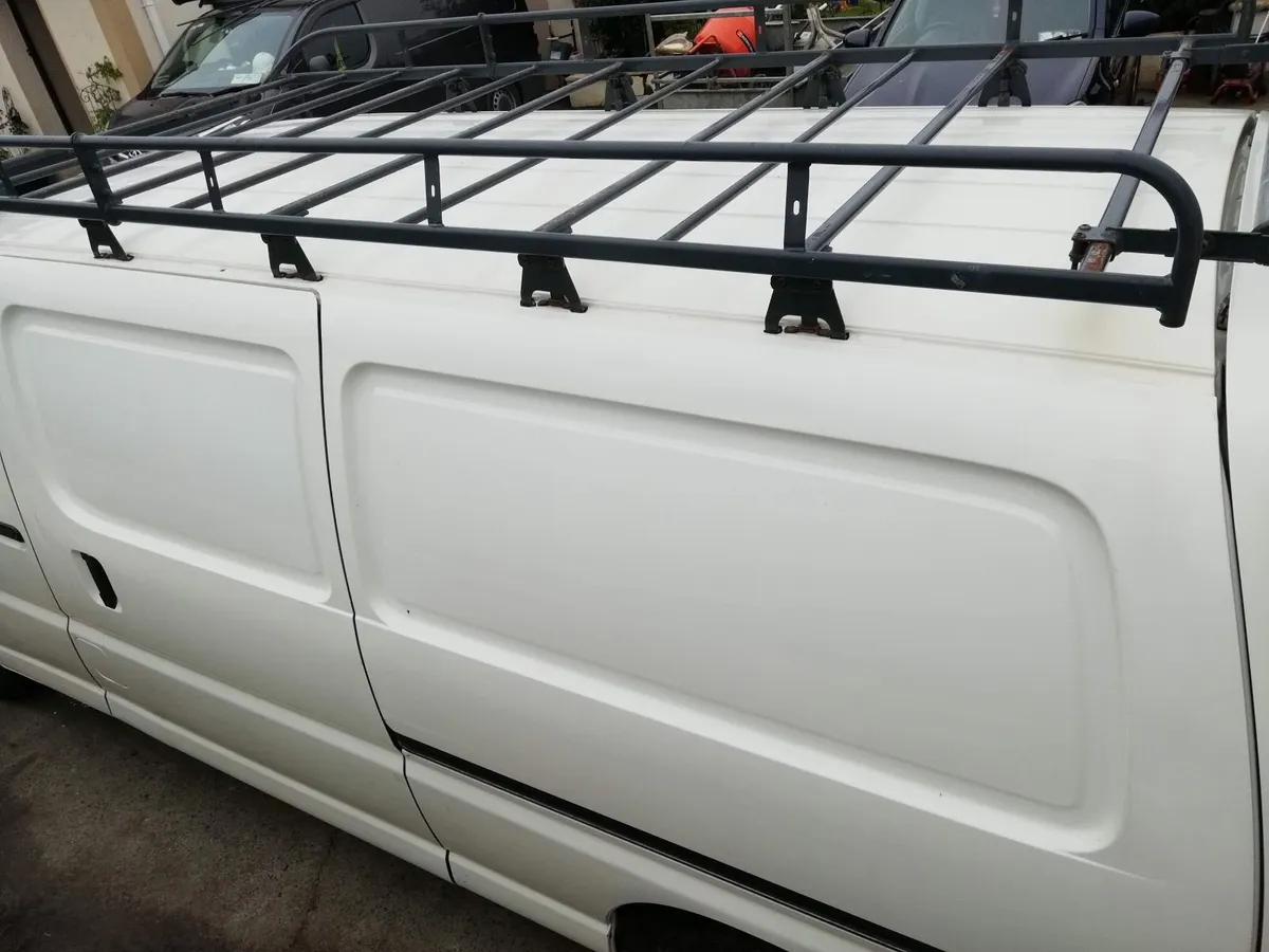 Toyota hiace parts 2009 - Image 1