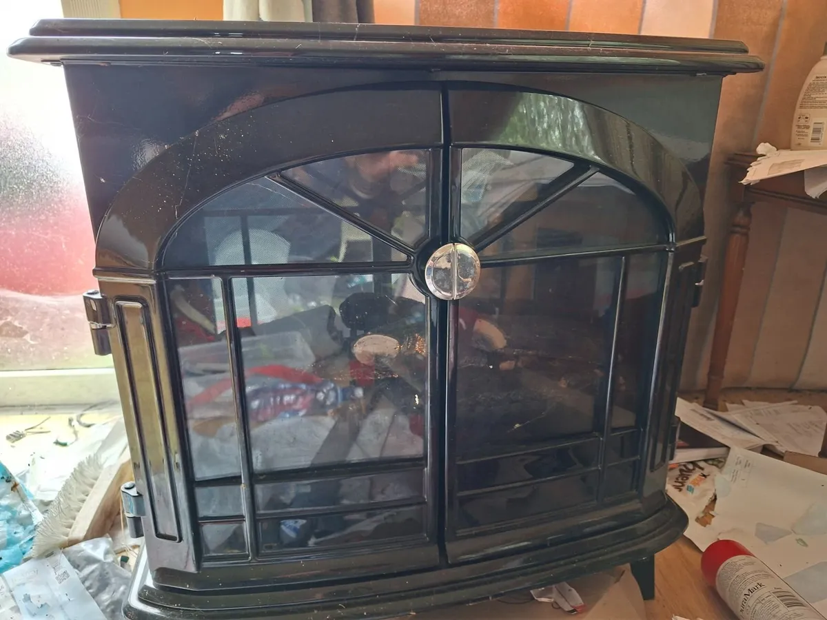 Dmplex electric stove - Image 1