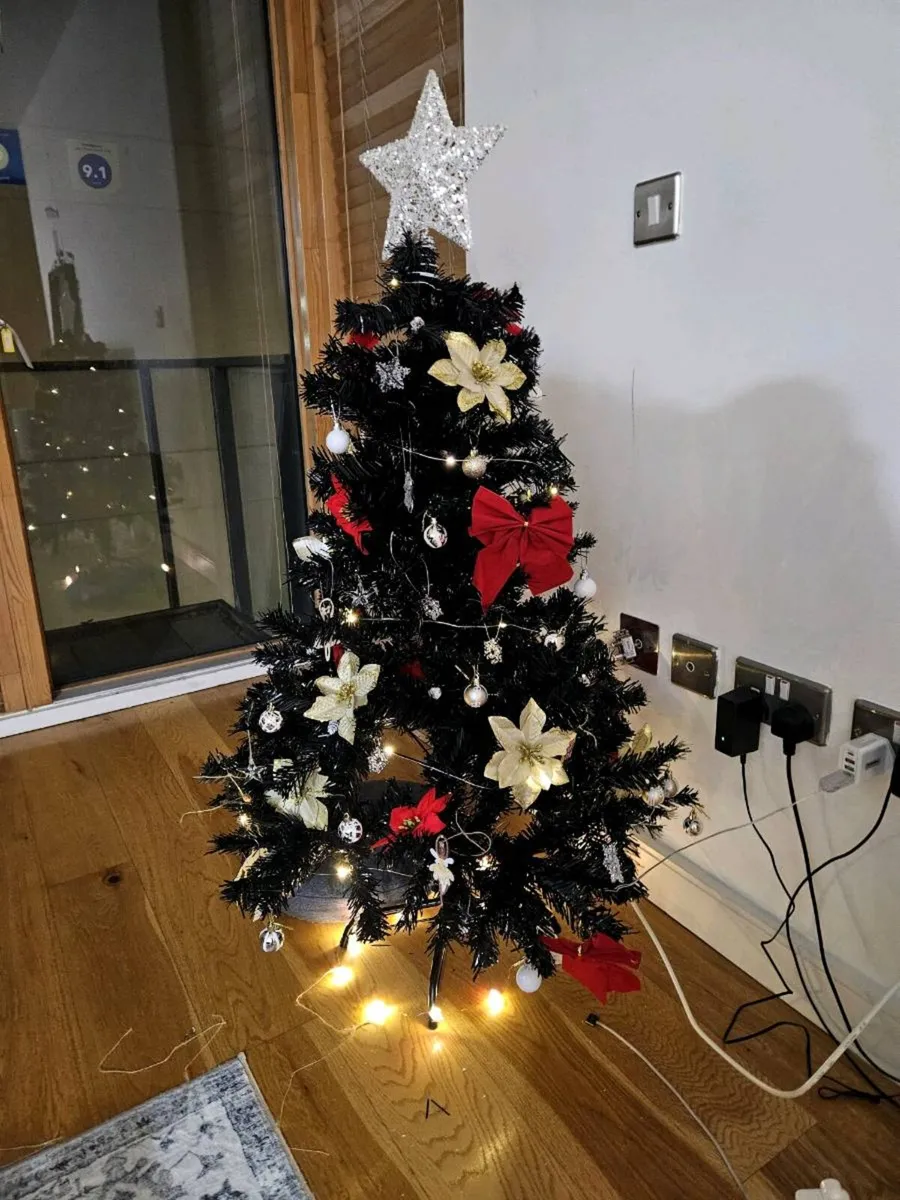 Christmas tree - Image 1