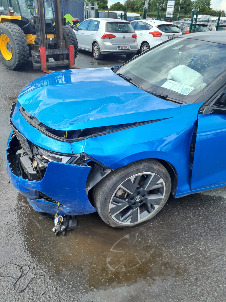 Opel Astra 2024 fully Electric 56,000 km - Image 4