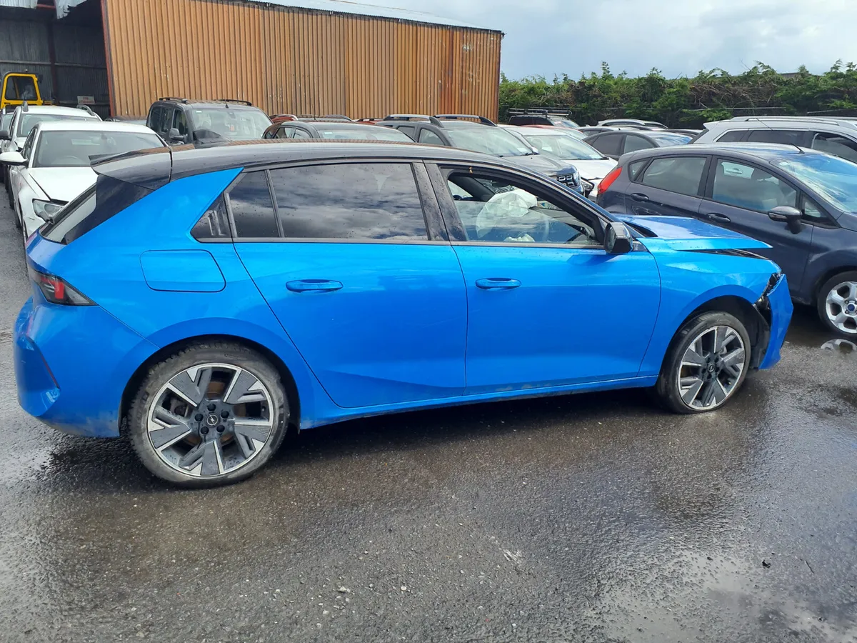 Opel Astra 2024 fully Electric 56,000 km - Image 2