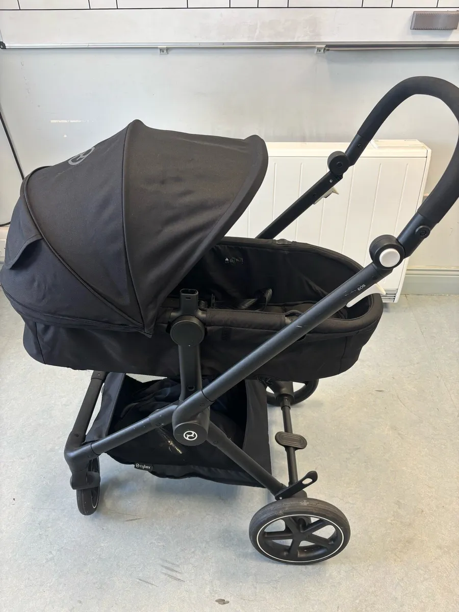 Cybex 2-in-1 stroller with car seat and isofix - Image 1
