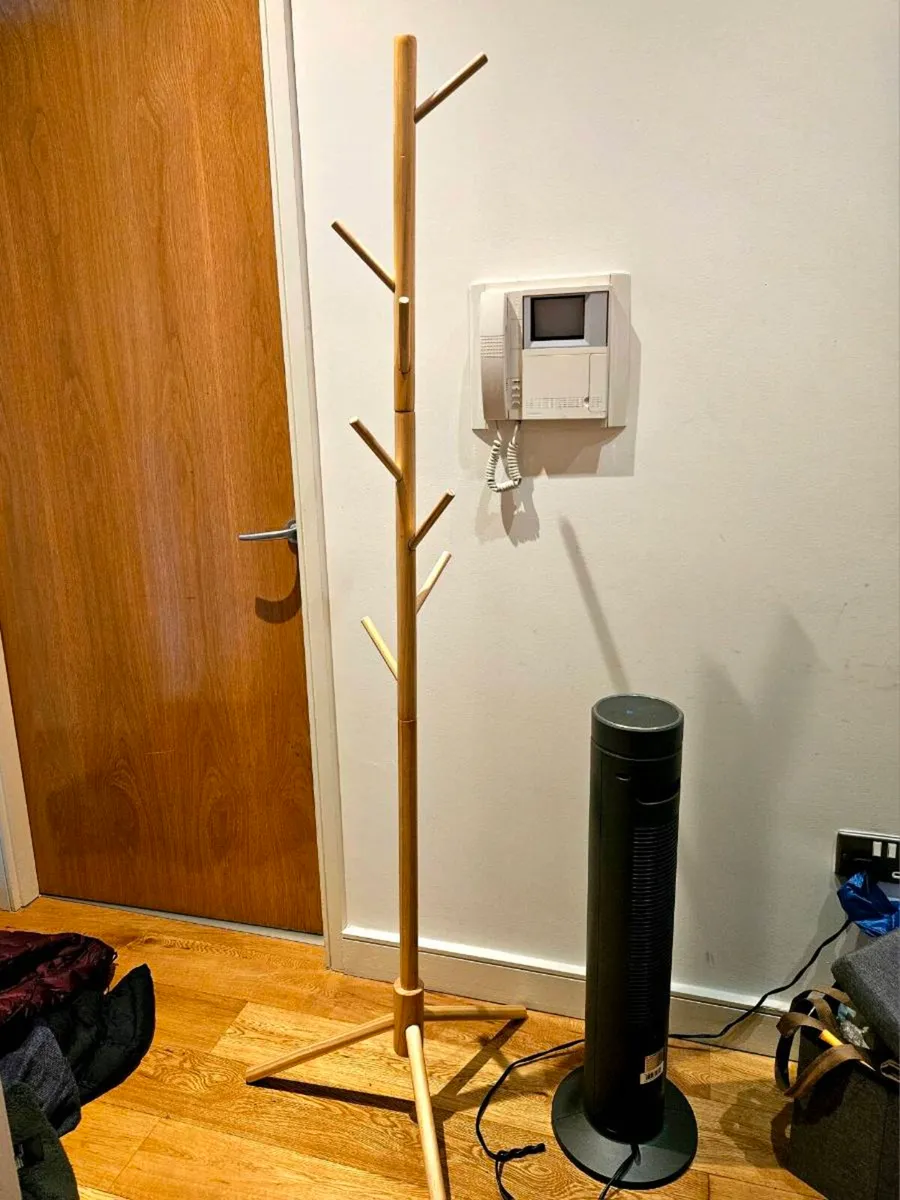 Wooden coat hanger - Image 2