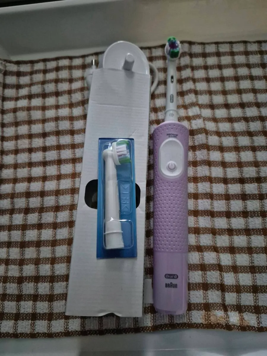 ORAL B PRO - Image 1
