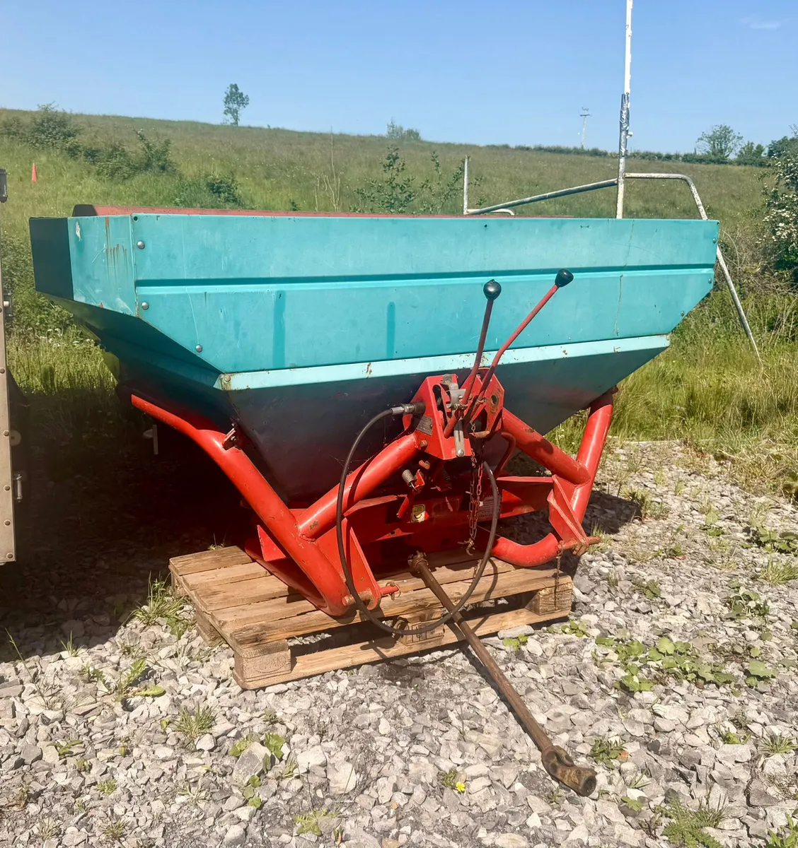 Fertilizer Spreaders - Image 1