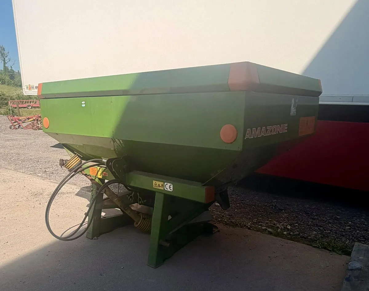Fertilizer Spreaders - Image 2