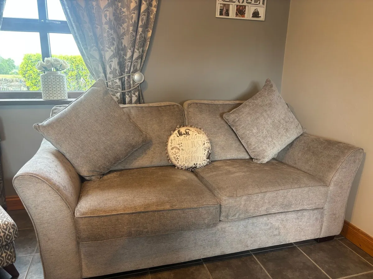 3 seater grey couch - Image 1