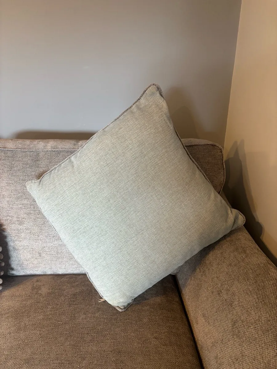 3 seater grey couch - Image 3