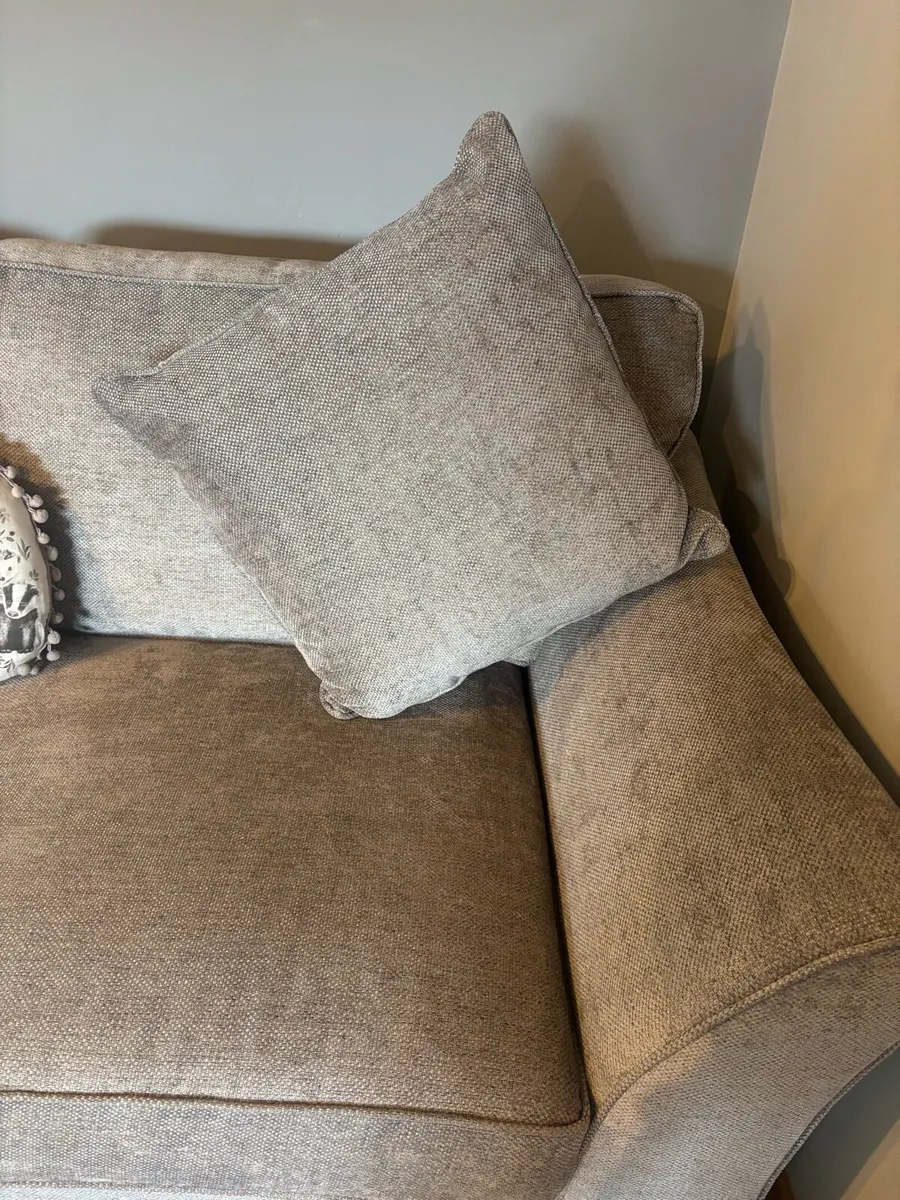 3 seater grey couch - Image 2