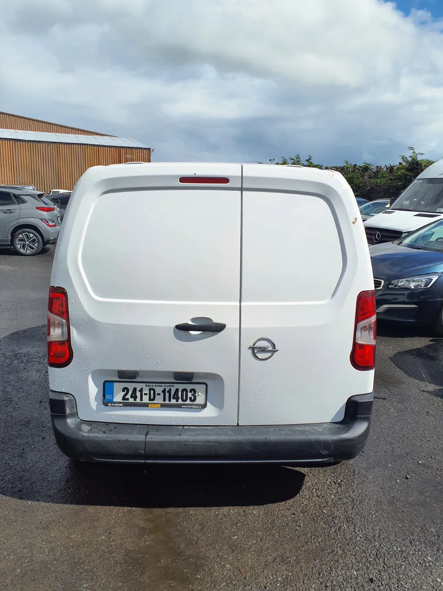 Opel Combo 2024 only 73,000 km - Image 1