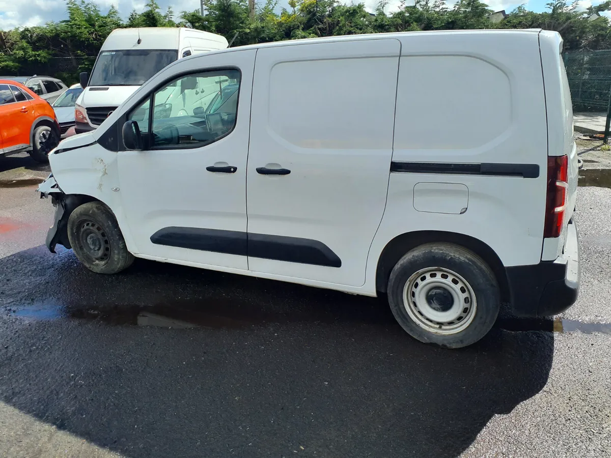 Opel Combo 2024 only 73,000 km - Image 2