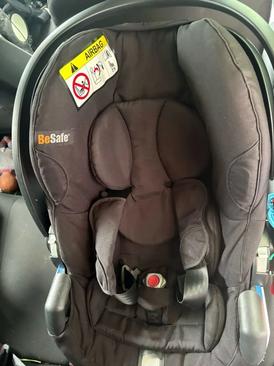 BeSafe Infant car seat and isofix base - Image 1
