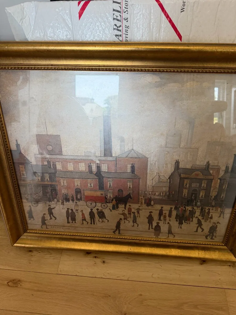 CS Lowry Print in gilt frame - Image 1