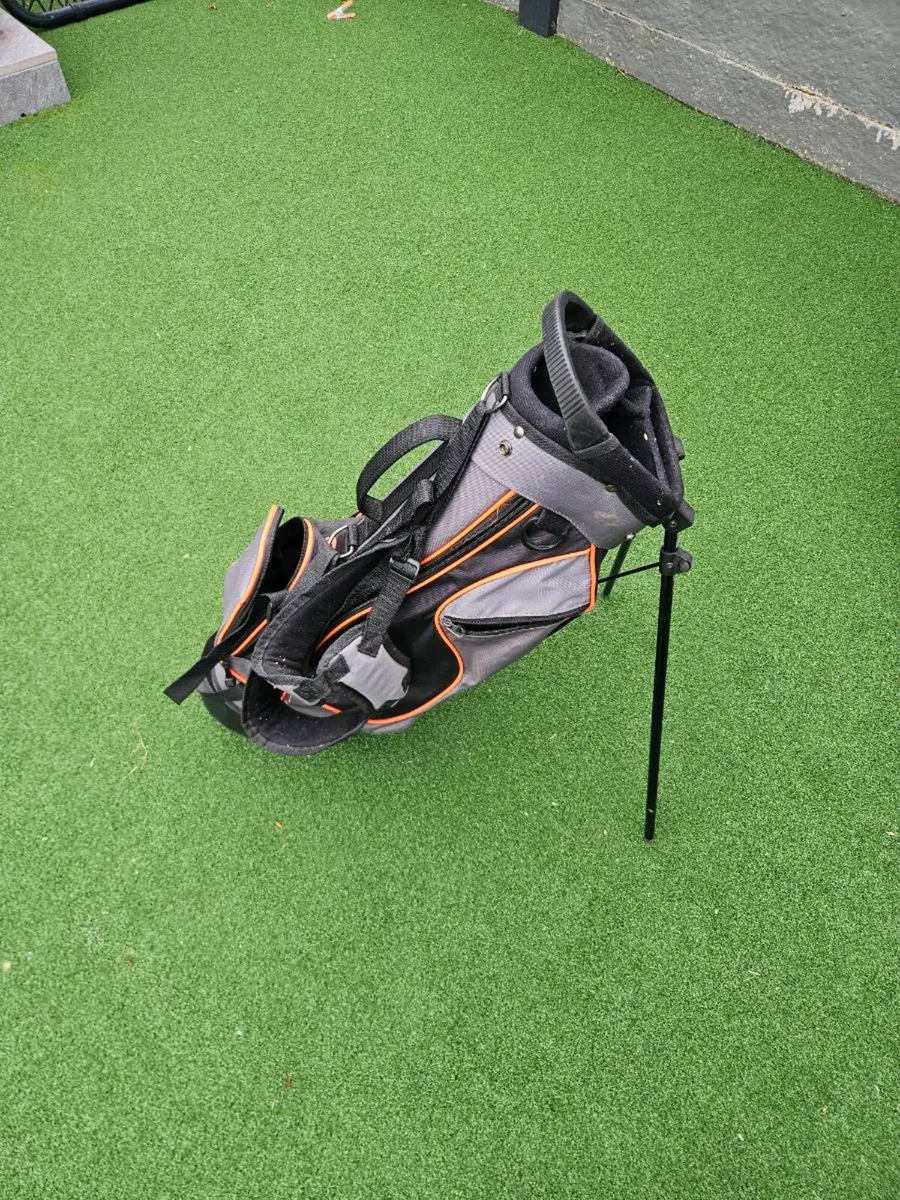 Kids Golf Bag + Cover. All Zips Working - Image 1