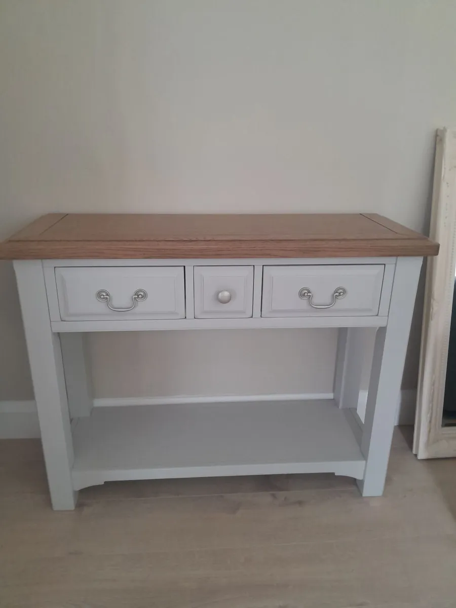 Console Table - Image 1