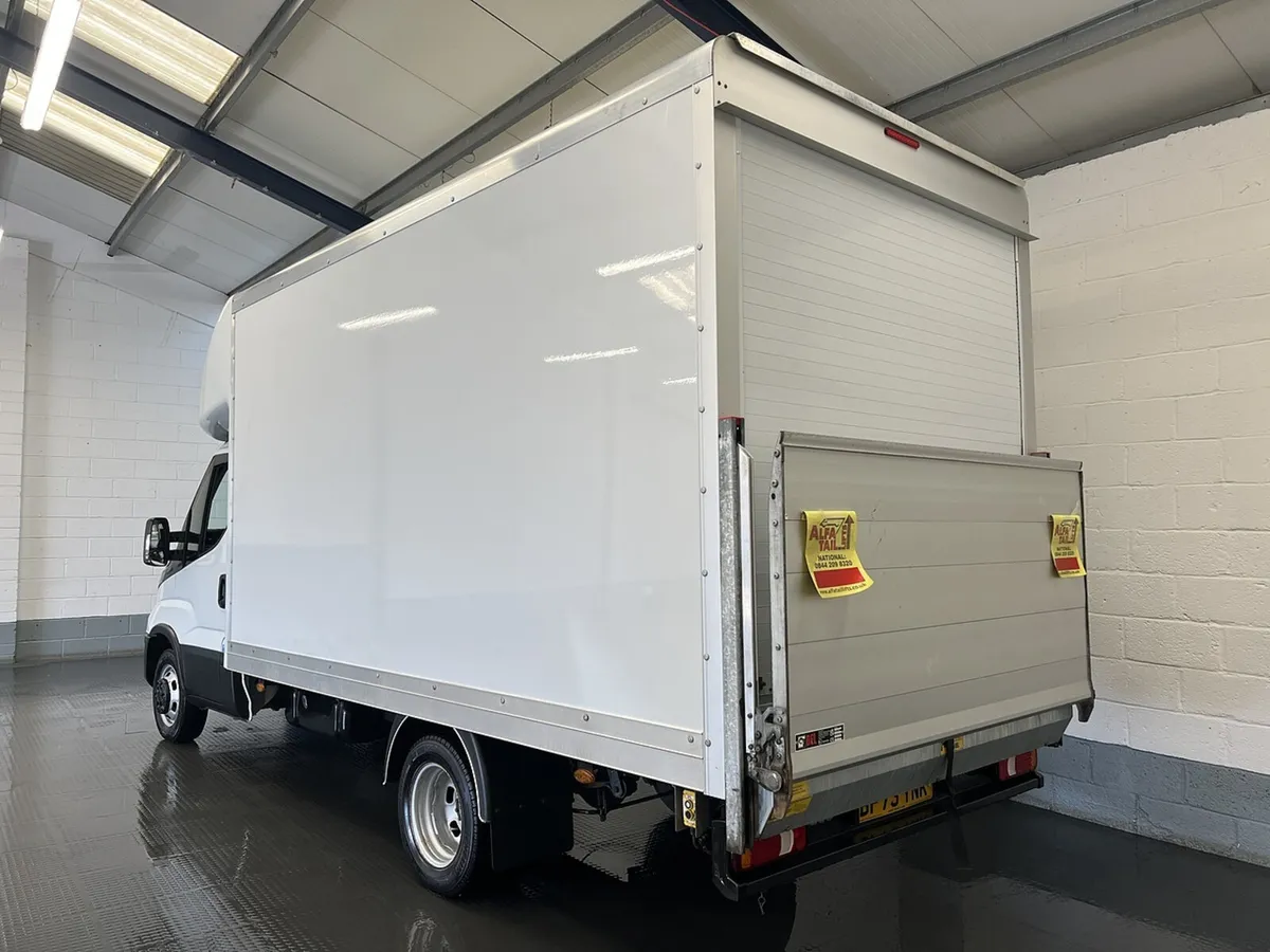 2023 Iveco Daily Luton Box Van - Image 4