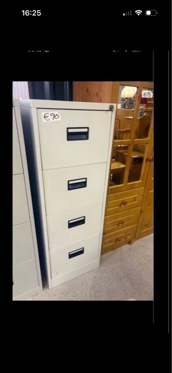 Filling cabinet