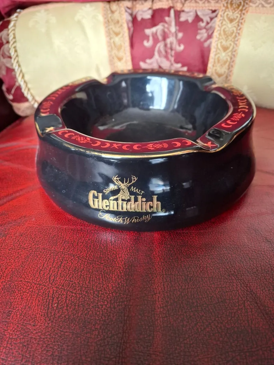 VINTAGE ASHTRAY - Image 1