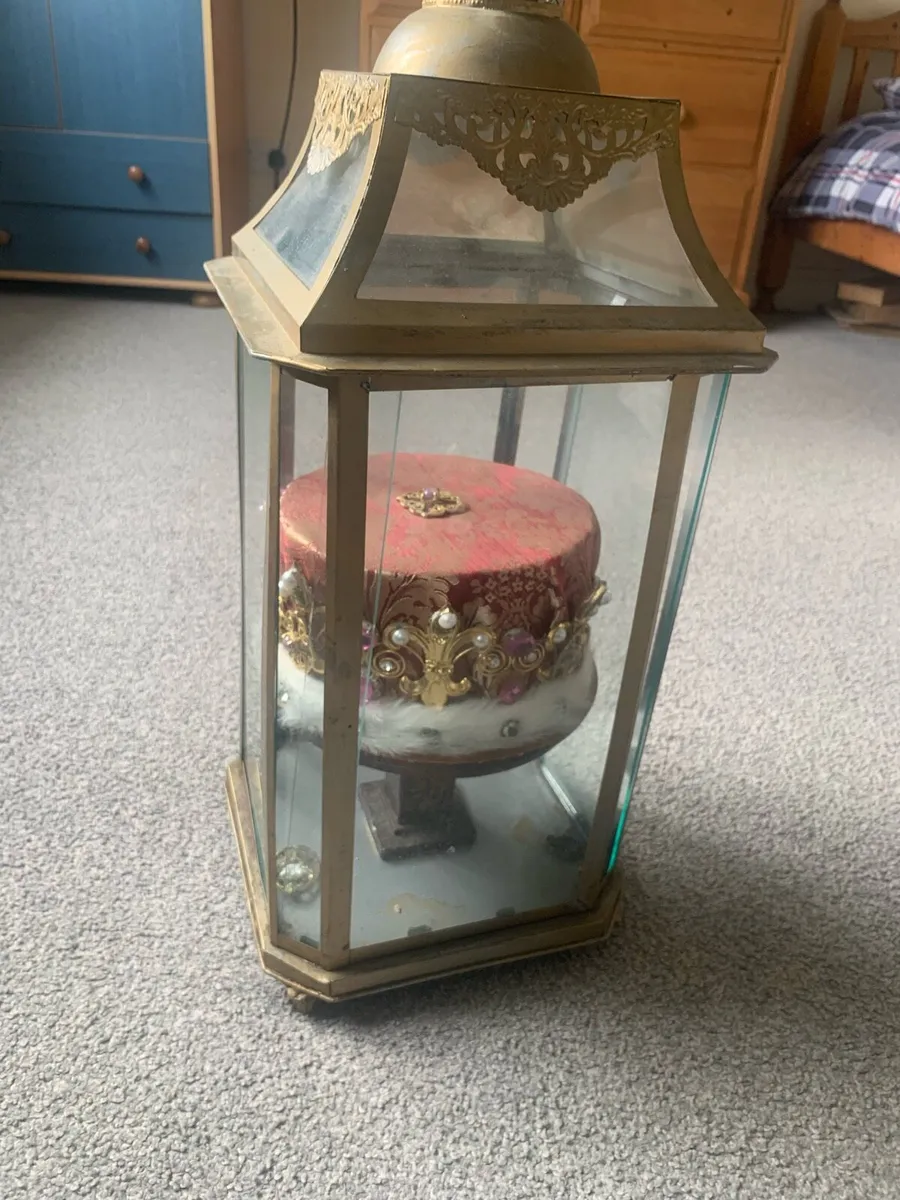 Crown - Image 1