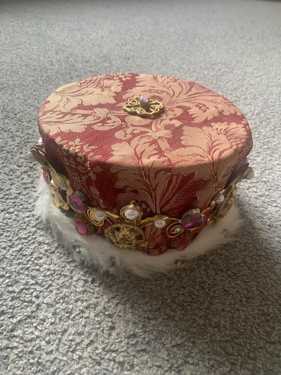 Crown - Image 4