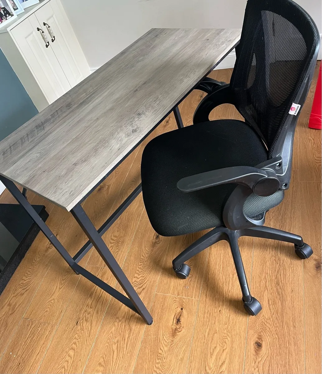 Study desk with chair - Image 1