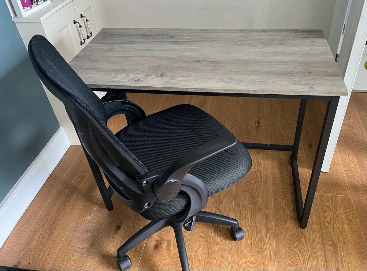 Study desk with chair - Image 2