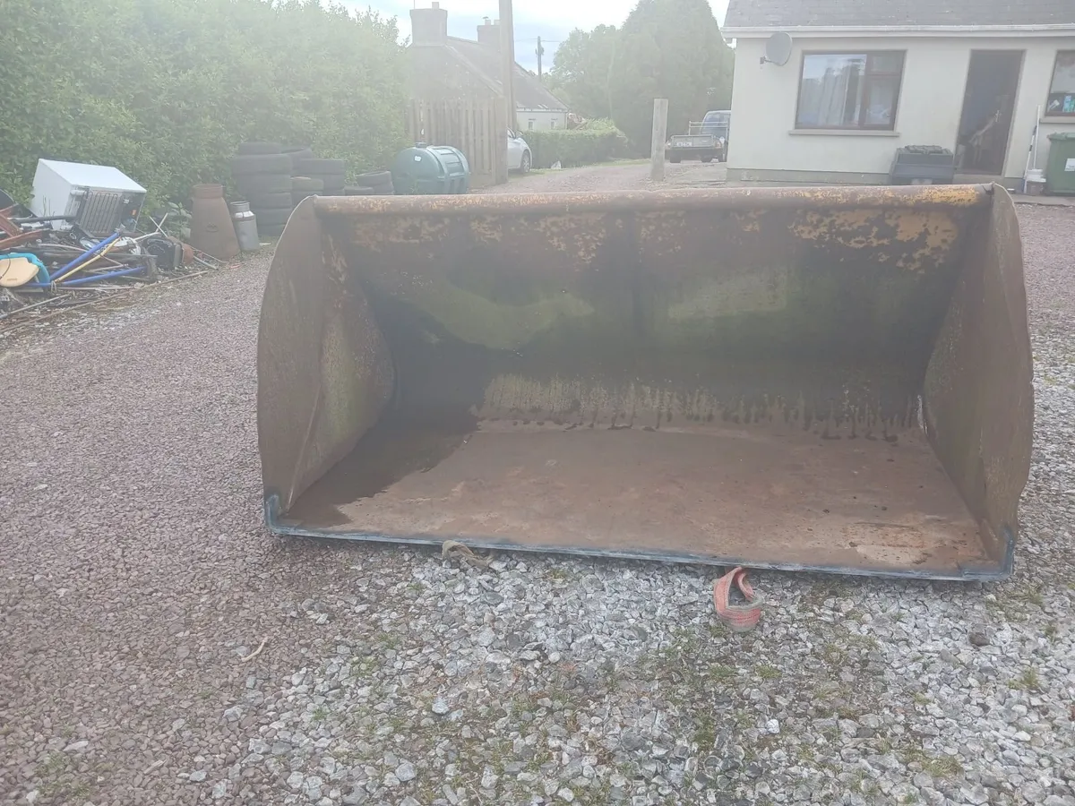 High tip grain bucket - Image 1