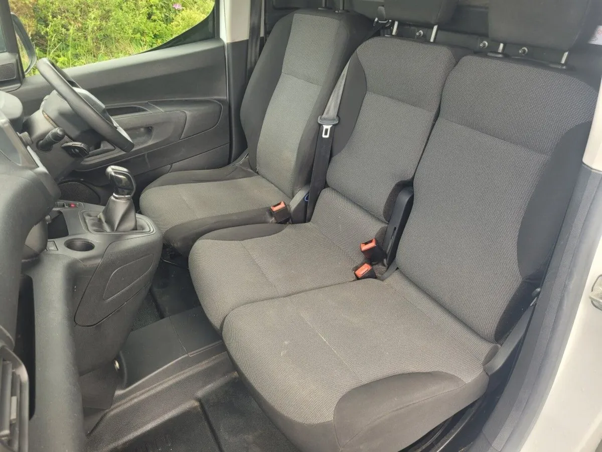 Peugeot Partner ACTIVE PLUS 3 SEATER 1.6 BLUE HDI - Image 3