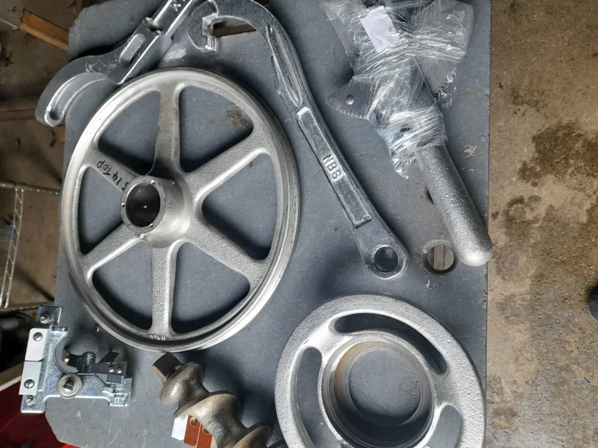 Parts for butchers b/boy/biro/bandsaws and mincers