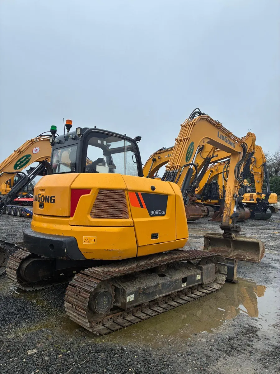 2021 LiuGong 909E Excavator - Image 2