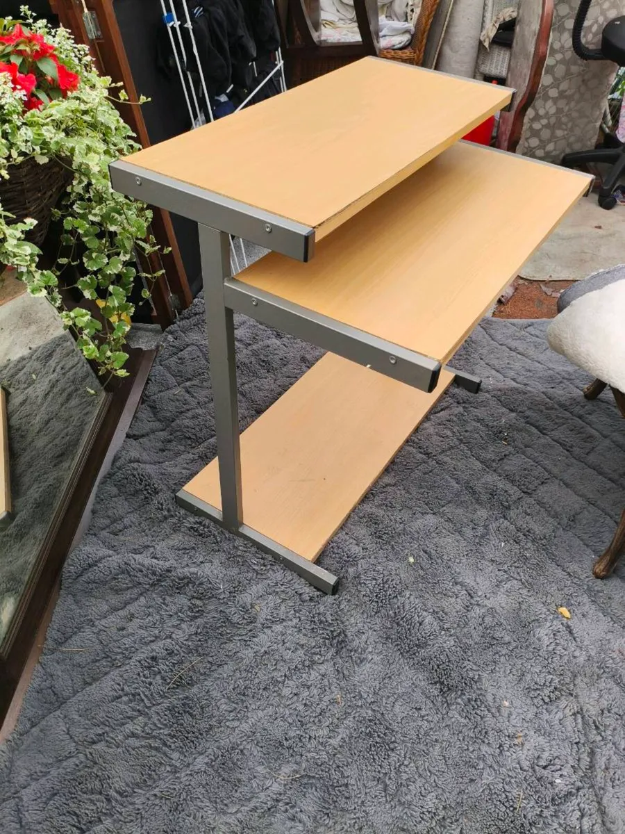 Desk handy size kids room homework - Image 1