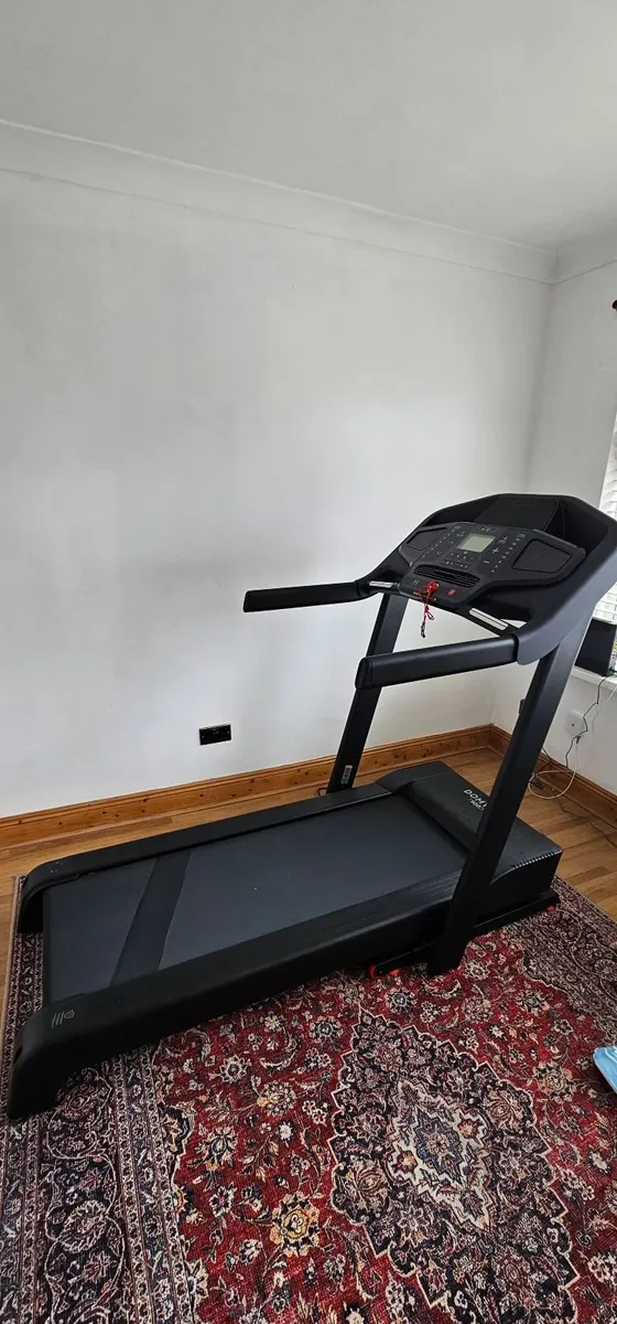 DOMYOS T900D 18km/h Treadmill - Image 1