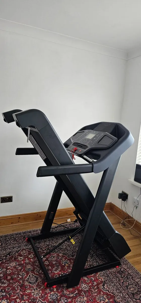 DOMYOS T900D 18km/h Treadmill - Image 2