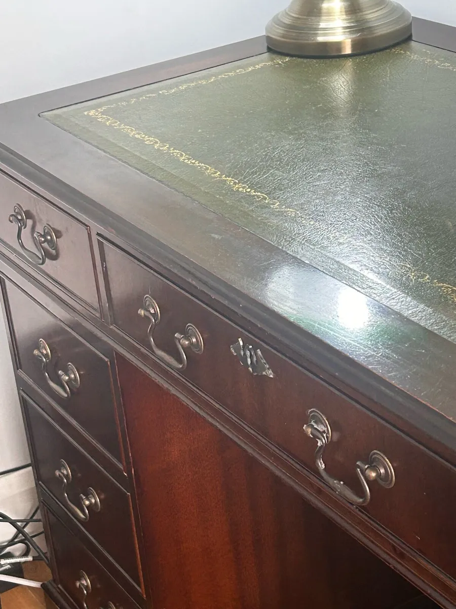 Mahogany desk - Image 2