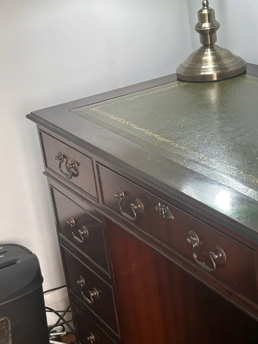 Mahogany desk - Image 3