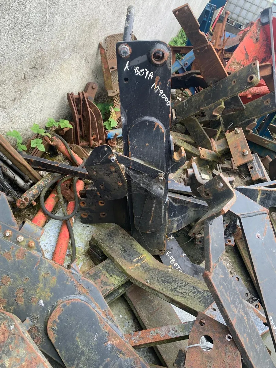 KUBOTA M9000 Brackets and Rossmore Loader - Image 3