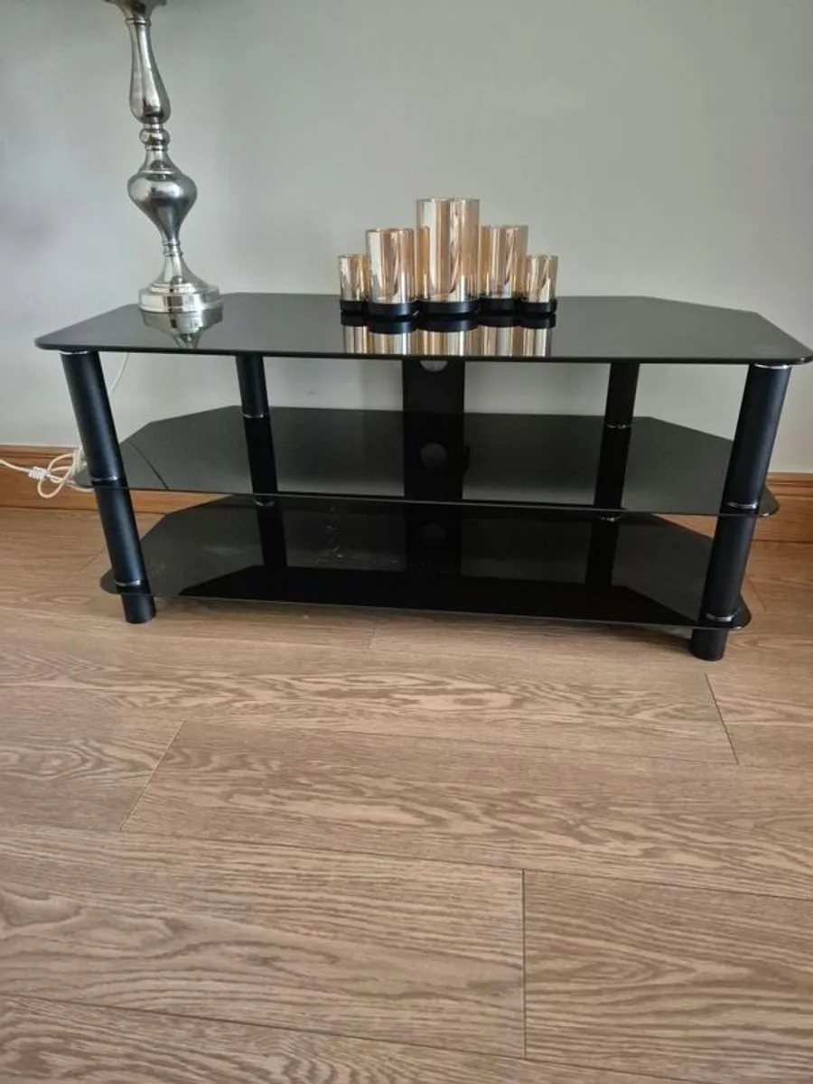 TV stand - Image 1