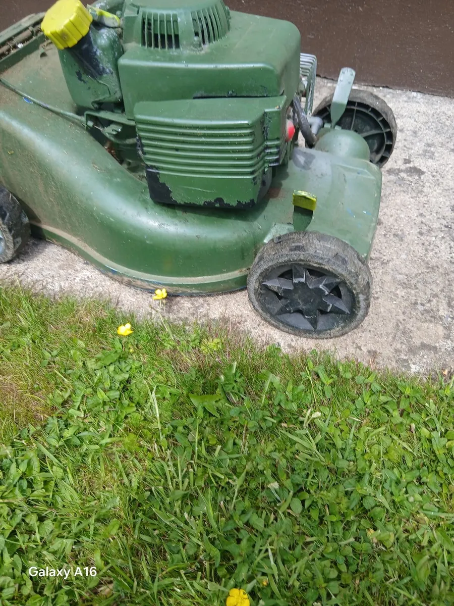 Petrol mower - Image 1