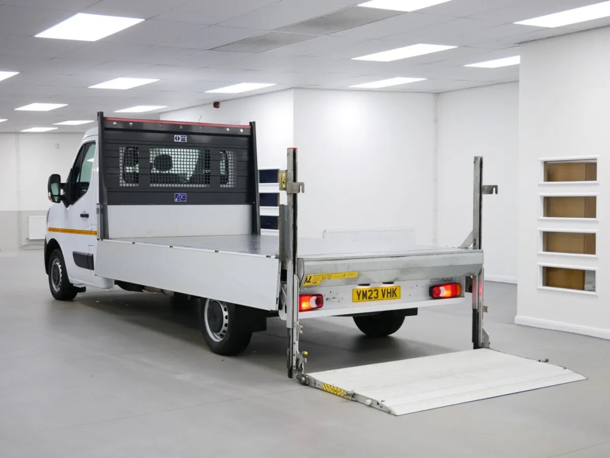 2023 Renault Master Dropside Van - Image 4