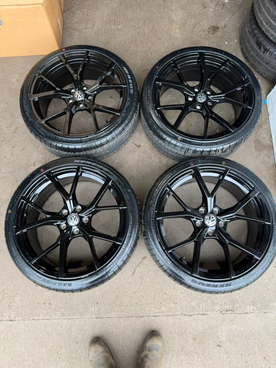 19” estroil style alloy wheels - Image 1
