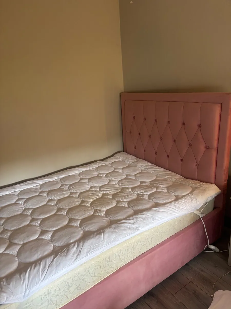 Bed - Image 2