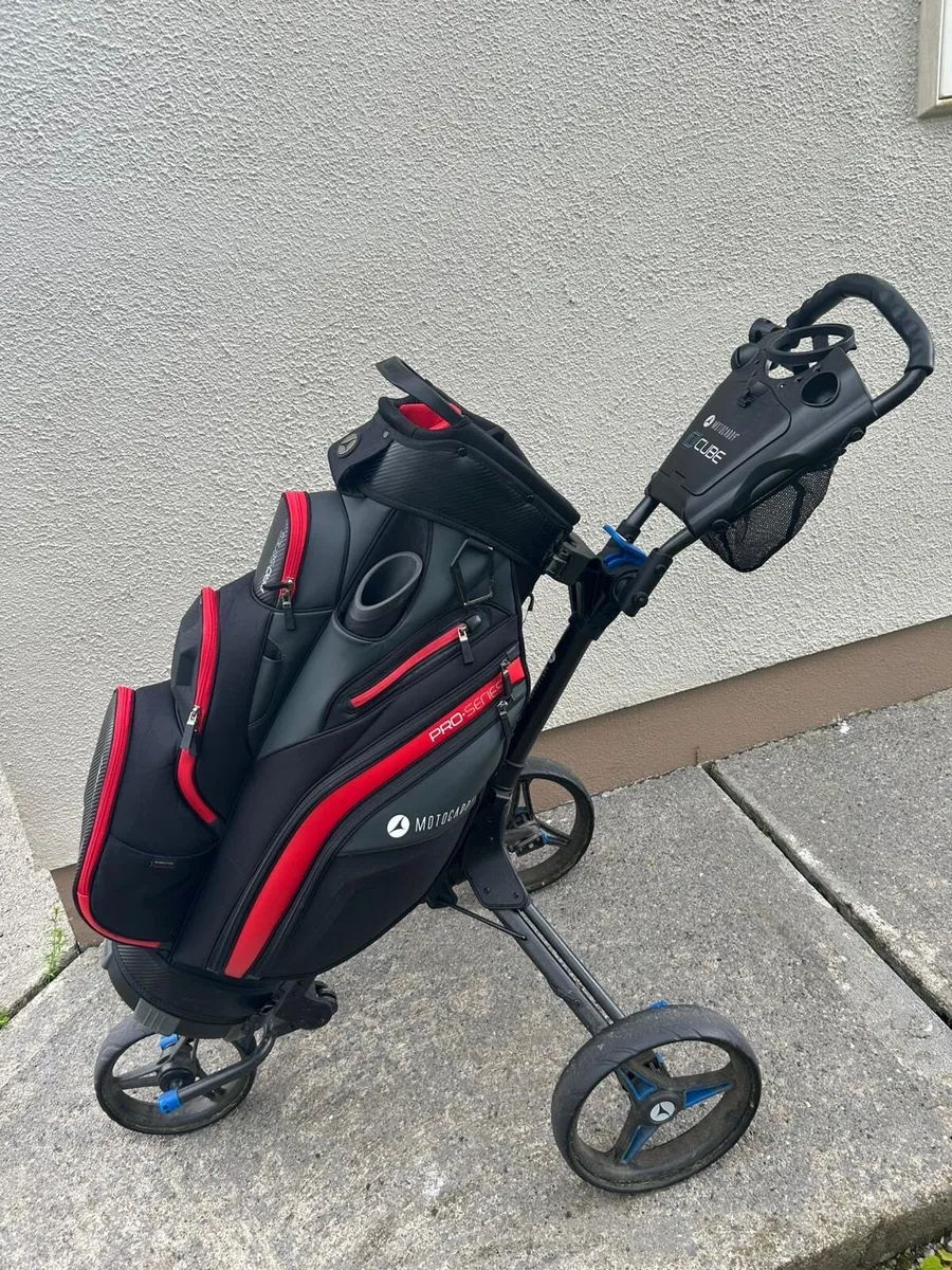 Motocaddy Golf Bag and Trolley - Image 3