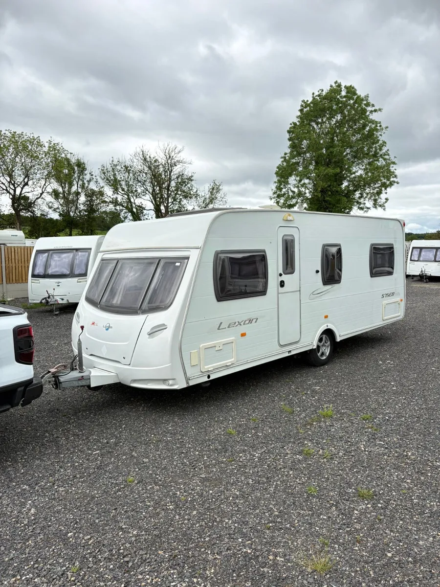 Lunar Lexon 4 Berth Fixed Bed Caravan - Image 1