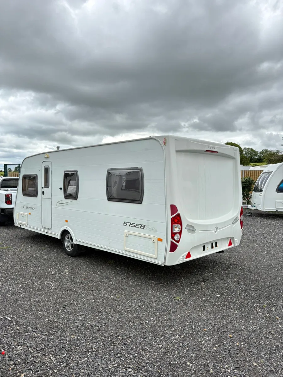 Lunar Lexon 4 Berth Fixed Bed Caravan - Image 3