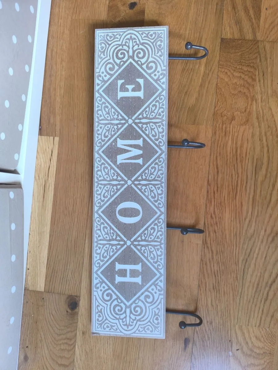 Coat hanging rack - Image 1