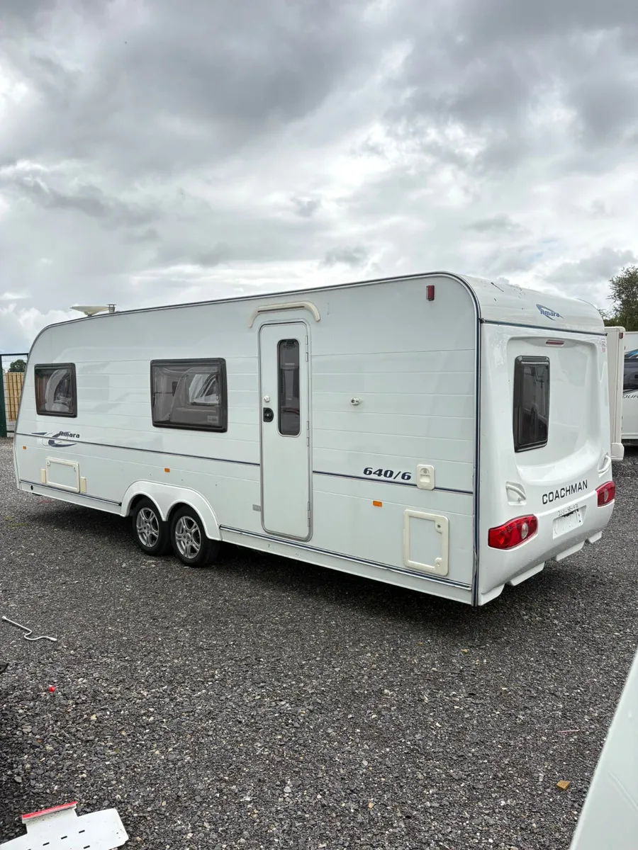 Coachman 6 Berth Fixed Bunkbed Caravan - Image 3