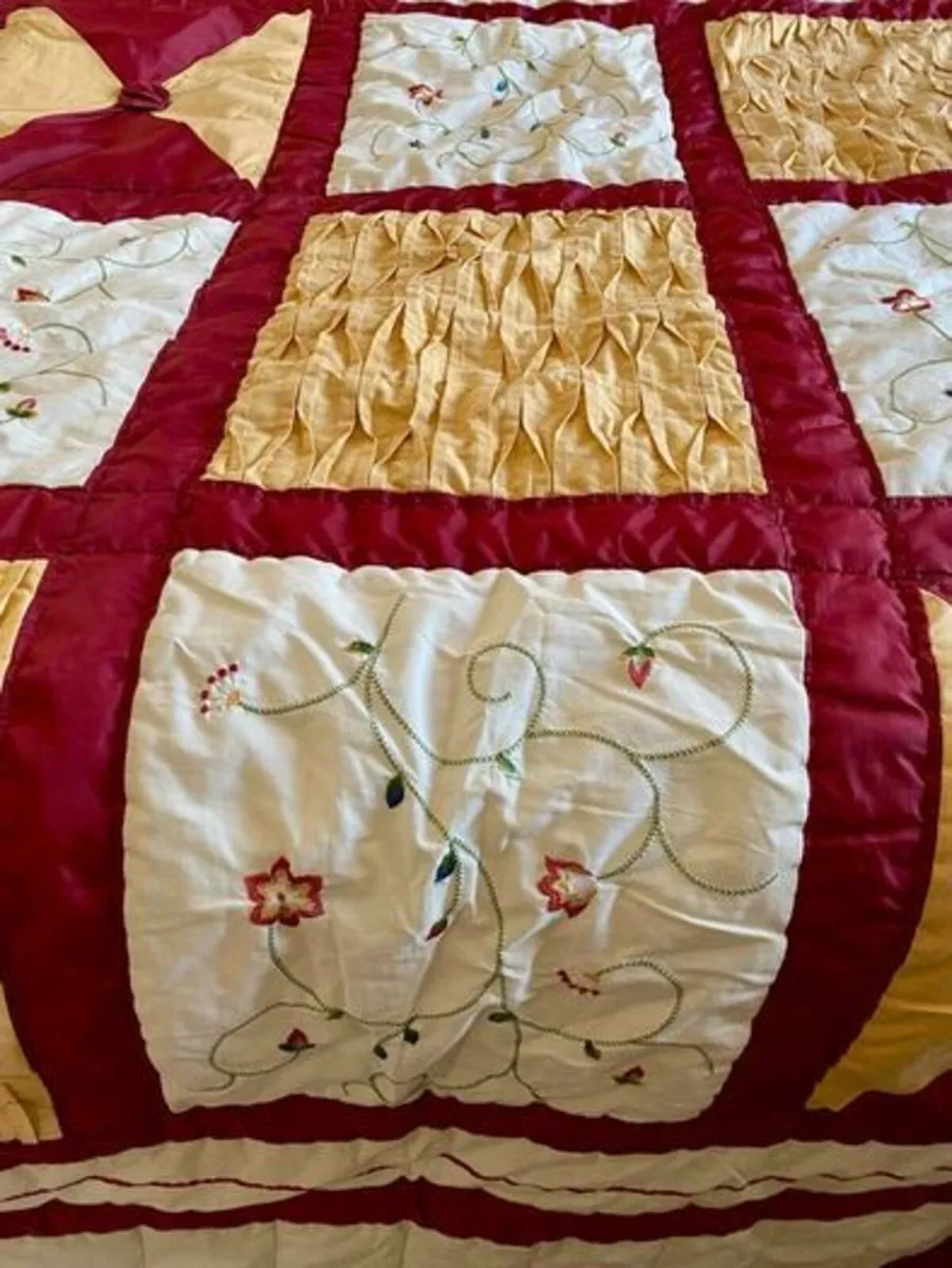 "King size" Slumbalux Bedspread" - Image 2