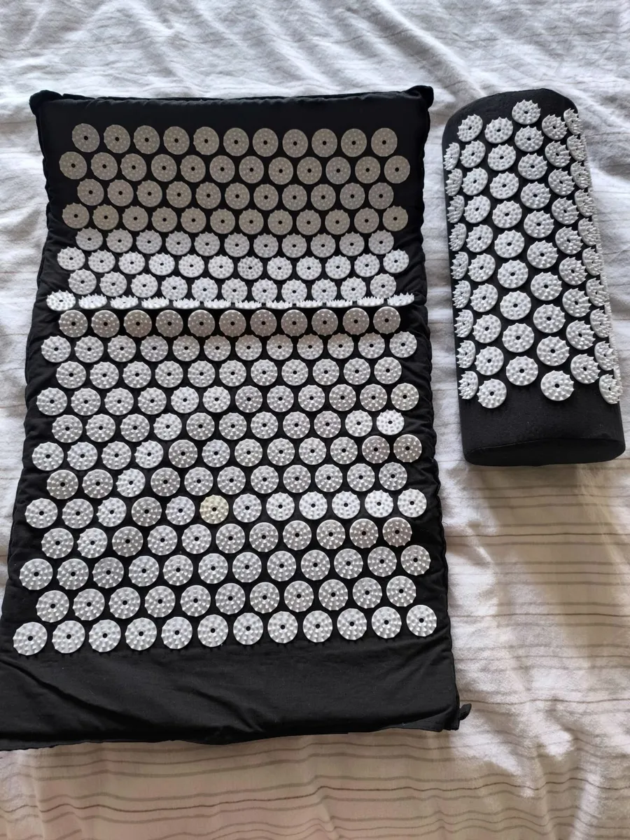 Shakti mat and pillow - Image 2
