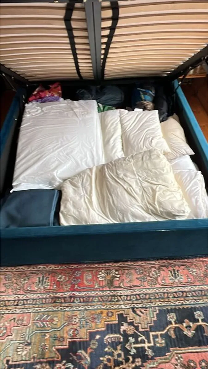 Queen-size Ottoman storage bed. - Image 2