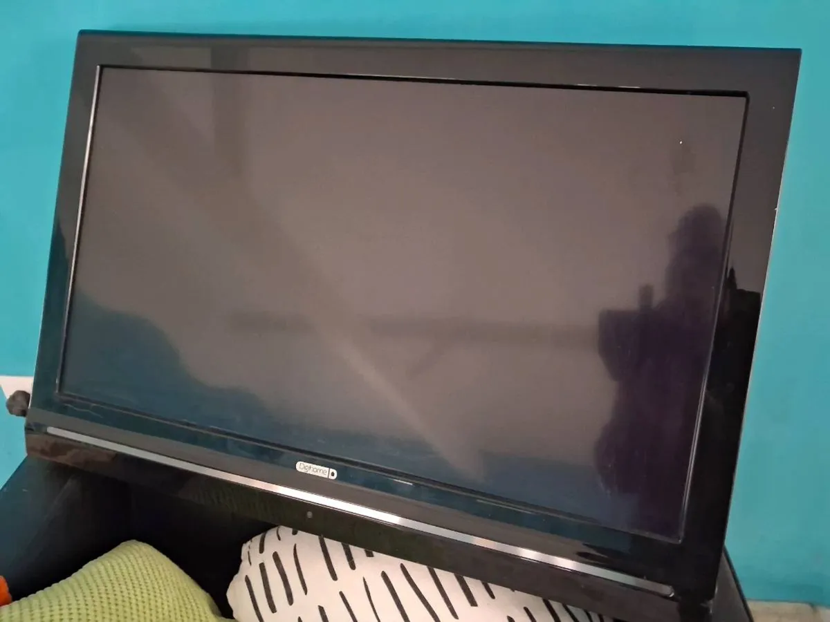 32" flat screen TV   C H E A P. €40 - Image 1